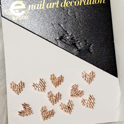Dije Exotic Nails plano de corazón con textura Rose Gold