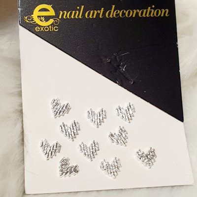 Dije Exotic Nails de Corazón con Textura Plata