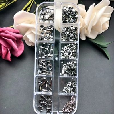Cristal Mix Lovely Nails Figuras y redondo Cenizo