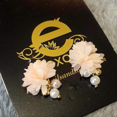 Dije Exotic Nails de tela ,peach con iman