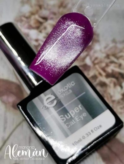 Super cat Eye 
exotic Nails