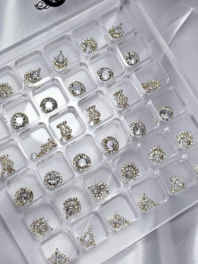 Caja de dijes de Zirconia premium #2 Exotic Nails
36 piezas + caja Gratis