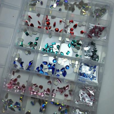 Caja de cristales Mix de colores y figuras
