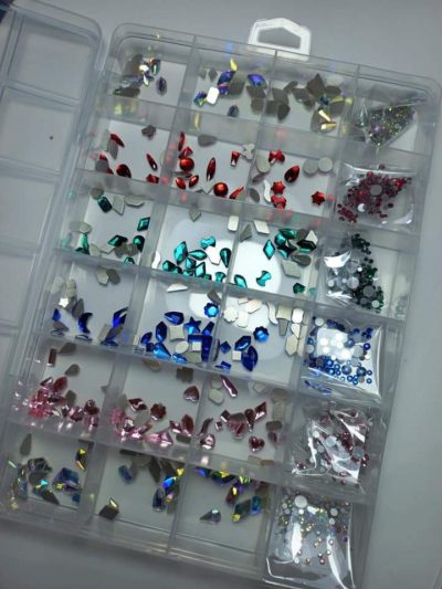 Caja de cristales Mix de colores y figuras