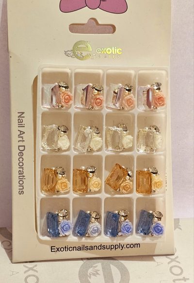 Dije armado con cristales 
Exotic nails