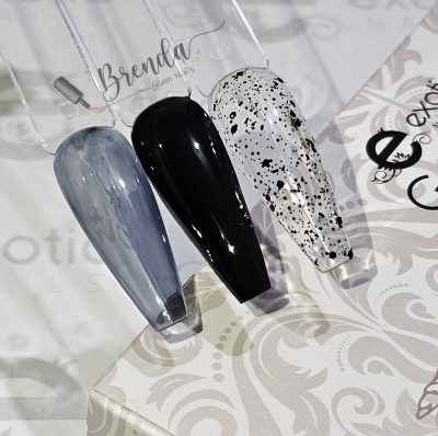 Gama Gelack Tricolor Exotic Nails 
Black coleccion